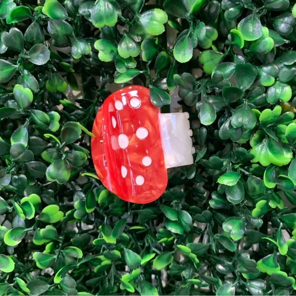 3/$22🩶 Red Mushroom Claw Clip Hair Accessory Dot Fungi Cottagecore Acrylic NEW